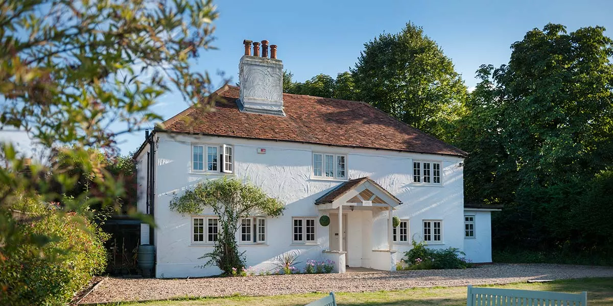 Residence 9 Cream Windows